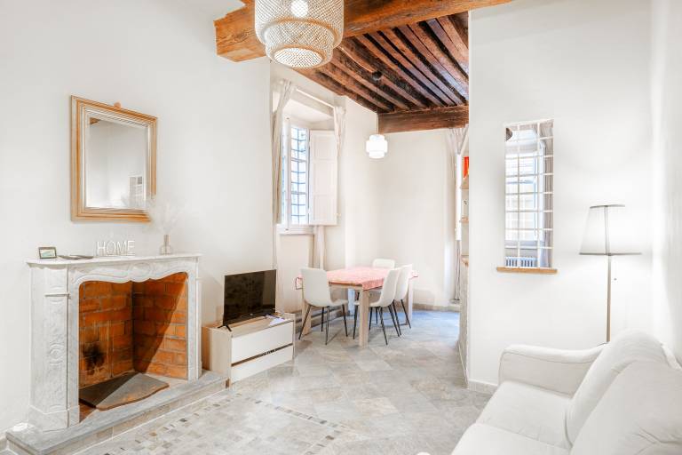House | Next to Lucca Cathedral — photo 4