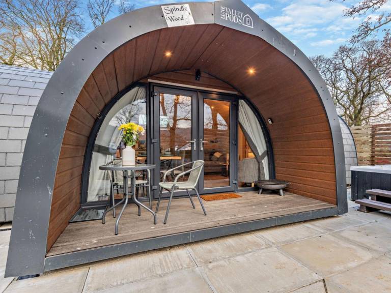 Lodge with hot tub in Okehampton