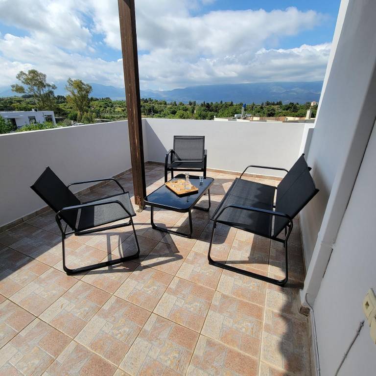 Fully equipped villa with patio, garden & barbeque | Suitable for remote work | Pet-friendly — photo 4