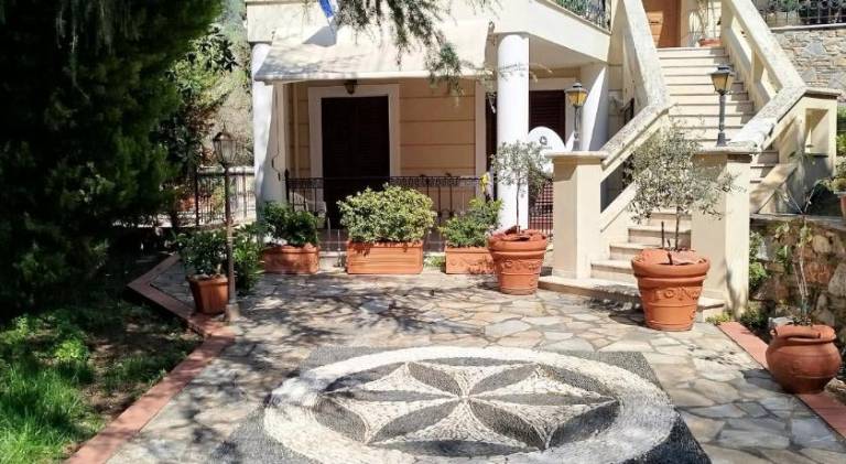 Charming rental apartment with terrace & garden | Pets allowed in Volos