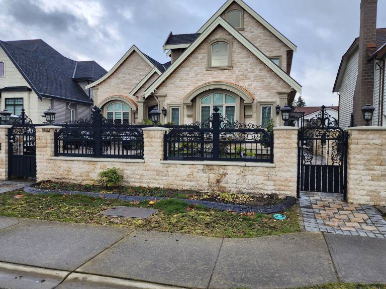 House  Port Coquitlam