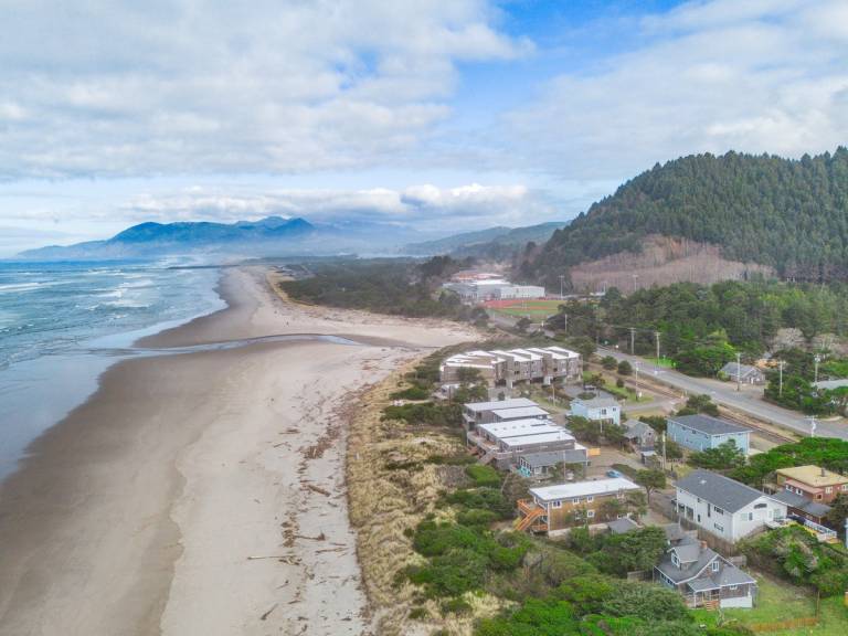 Chris's Oceanfront Getaway — photo 2