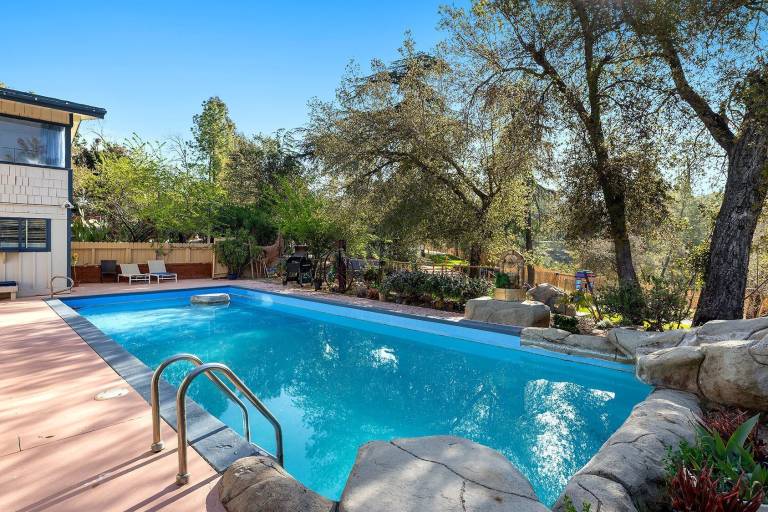 Cabin Lake Elsinore