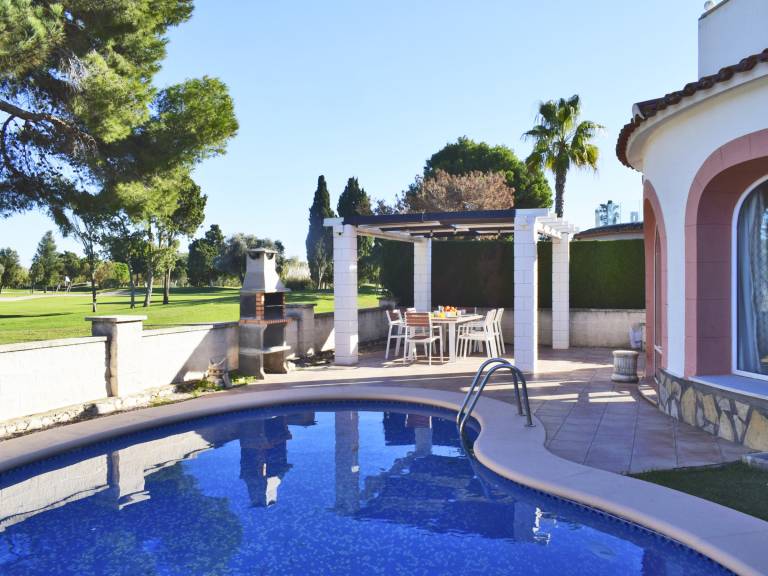 Villa  Oliva