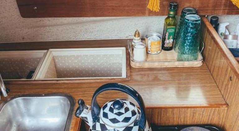 Boat with 2 rooms for 4 persons — photo 3