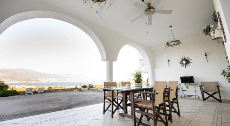Fully equipped villa with yard, jacuzzi & terrace | Pets are welcome — photo 4