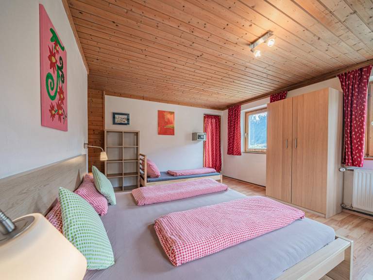Chalet with sauna & patio — photo 3