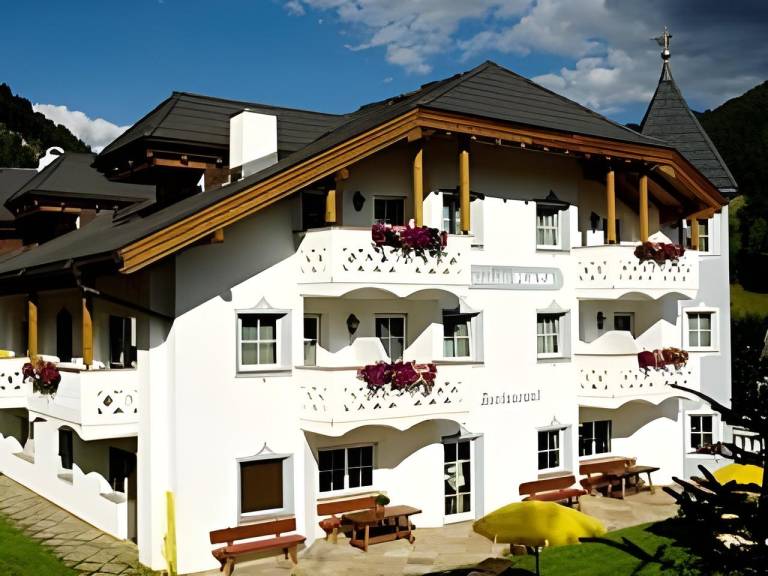 Alpenhotel Plaza in Santa Cristina Val Gardena