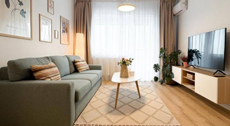 Apartment with terrace & hot tub in Bucharest