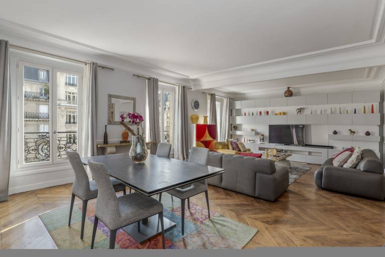 Luxury 4 Bed Residence - Next to Arc de Triomphe — photo 4
