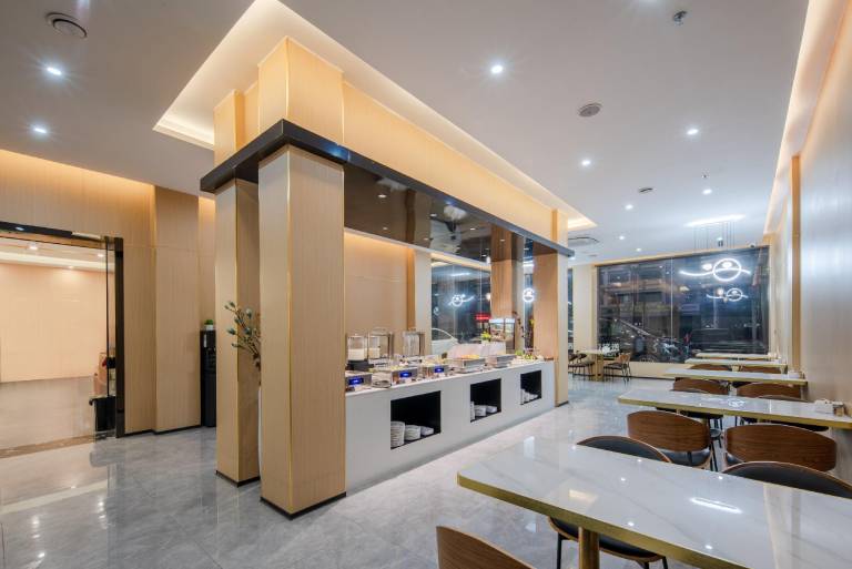 HuaHang Hotel - Free Shuttle&Free Breakfast - CAN — photo 4