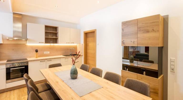 Rental apartment with terrace & yard — photo 5