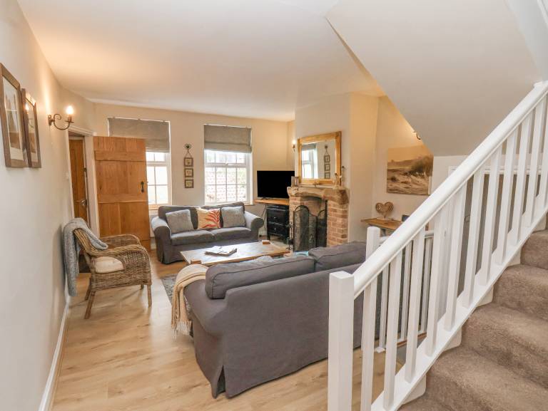 Children-friendly nice cottage with patio & yard | Beach nearby | Pets allowed — photo 3