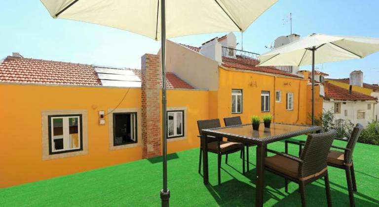 Apartment with patio | Next to São Jorge Castle — photo 4