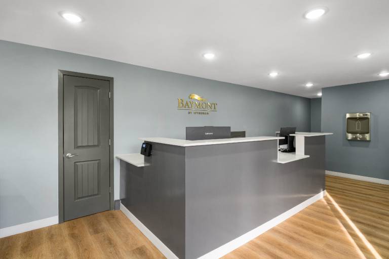 Baymont by Wyndham Rock springs — photo 3
