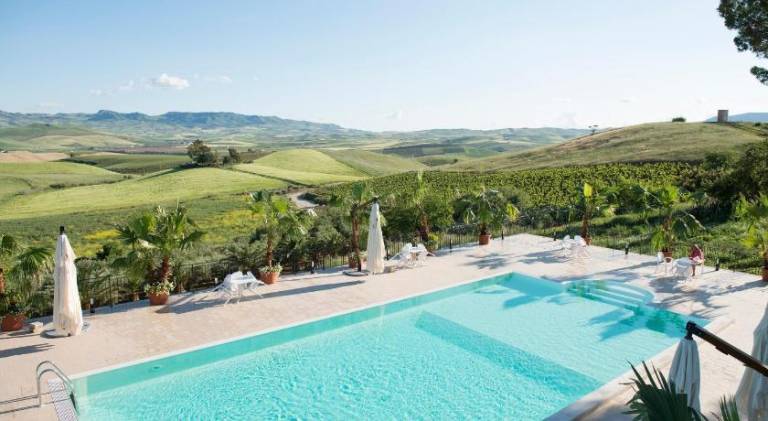 Farm with terrace, yard & pool — photo 3