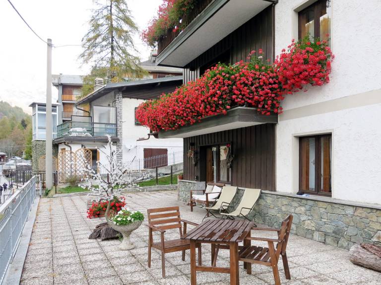 Pleasant rental apartment with patio | Pet-friendly — photo 3