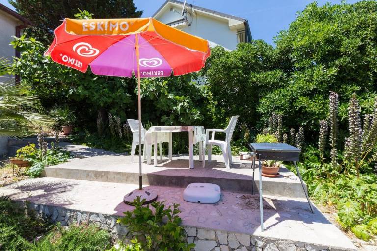 Lovely apartment with garden, BBQ & patio | Sea view | Pet-friendly — photo 3