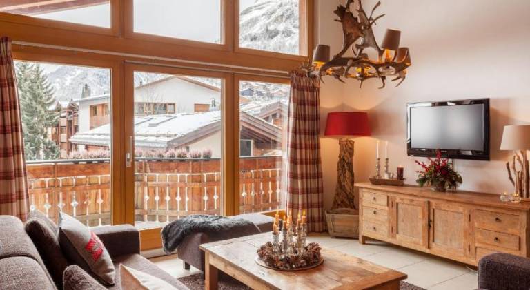 Apartment with sauna, jacuzzi & patio | Next to the ski | Pets are welcome in Zermatt