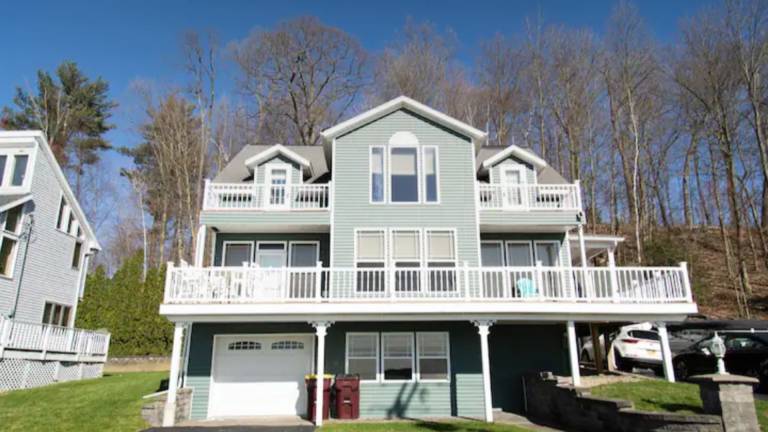 House Saratoga Springs