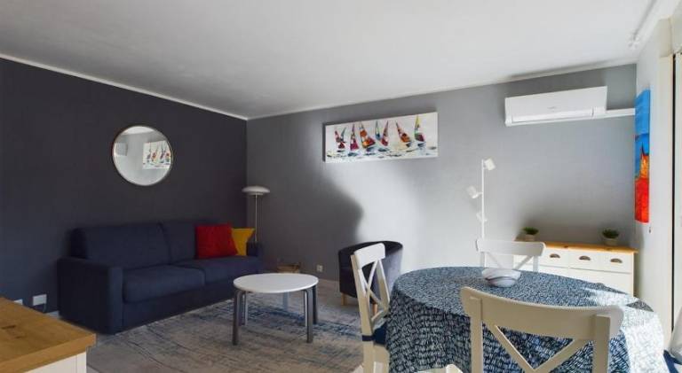 Pleasant holiday apartment | Next to the beach | Pets are welcome in Theoule-sur-Mer