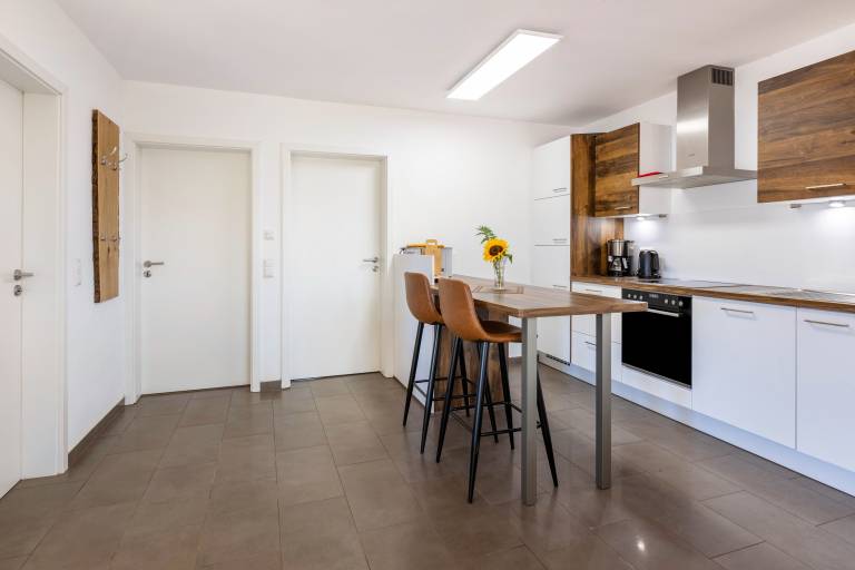 Apartment 'Helena' with Balcony and Wi-Fi — photo 4