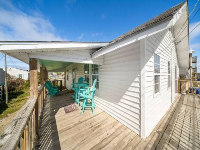 Beach Cabin - perfect for your family getaway! Pet Friendly! — photo 3