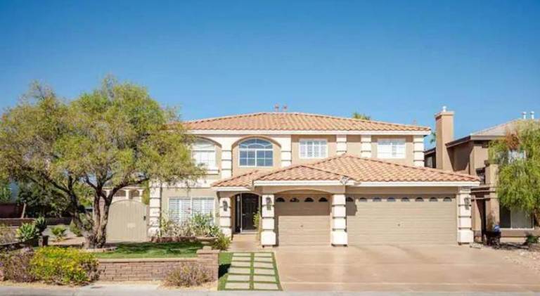 308 m&sup2; Ferienhaus