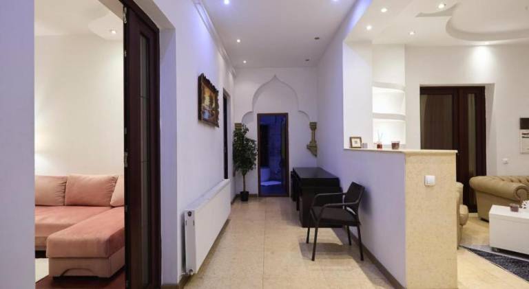 Apartment with hot tub | Next to Curtea Veche | Pets are welcome — photo 4