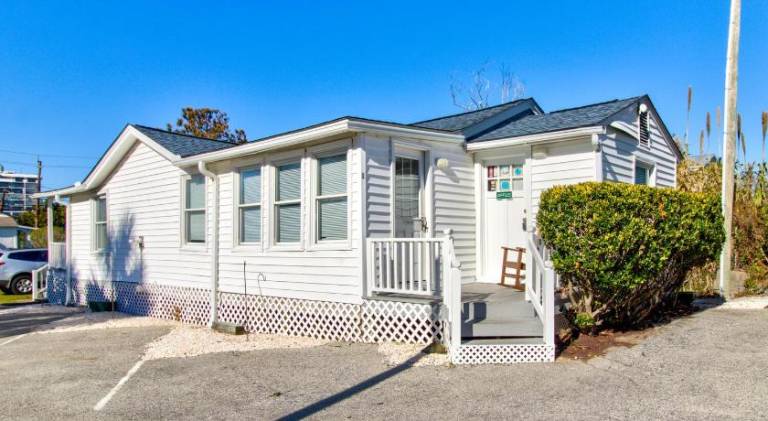 House | Close to the beach | Pets allowed in Carolina Beach, NC