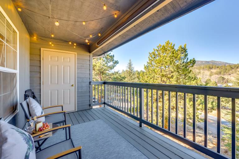 Walk to Downtown Mountain View Estes Escape