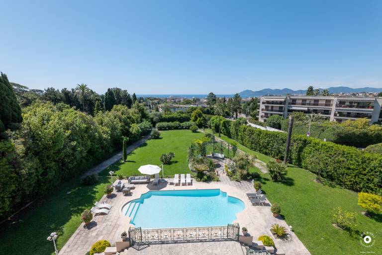 Villa with private pool, terrace & garden | Garden view — photo 2