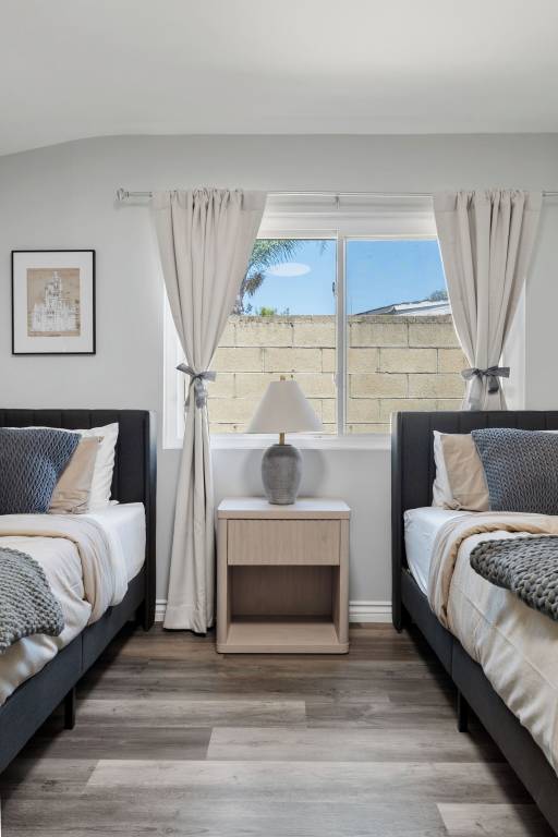 House Sherwood Forest & Thistle Development