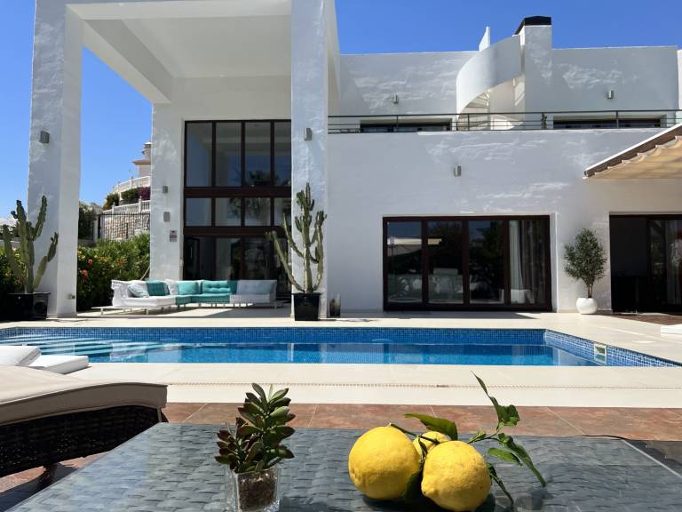 Villa  Calahonda