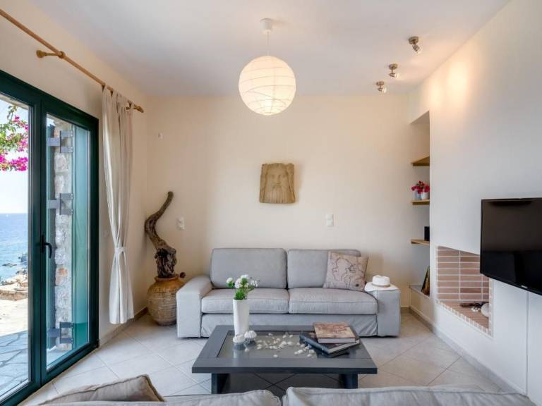 Fully equipped vacation home with barbecue & terrace | Mountain view | Next to the beach | Pets allowed — photo 5