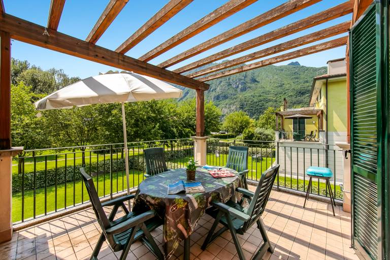 Apartment with garden & patio | Lake view in Porlezza