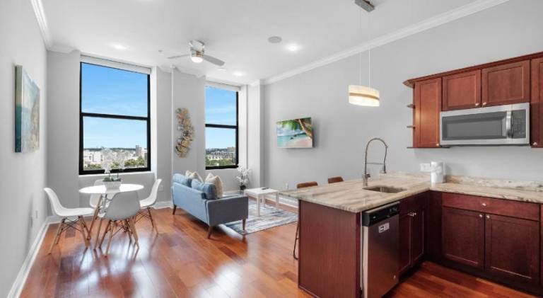 Rental apartment with pool in Philadelphia, PA