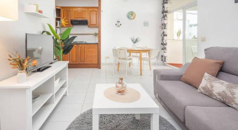 Holiday apartment with patio | Close to the beach | Pets are welcome — photo 2
