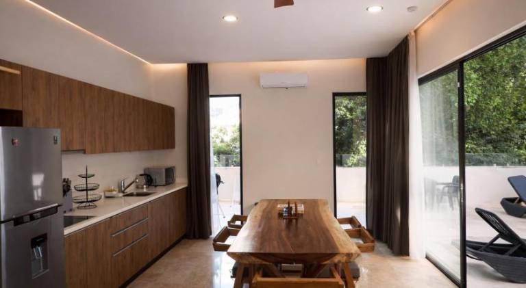 Vacation home with hot tub & pool — photo 3