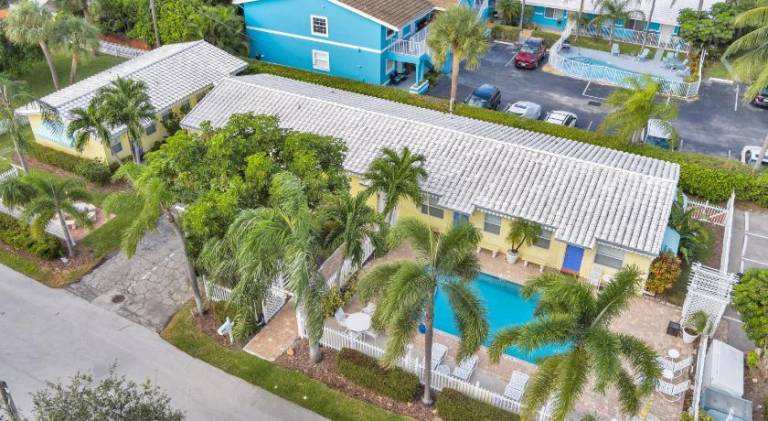 Bahama Beach Club Pompano - Fort Lauderdale - Charming and Cozy Studios & Apartments close to Beach — photo 3