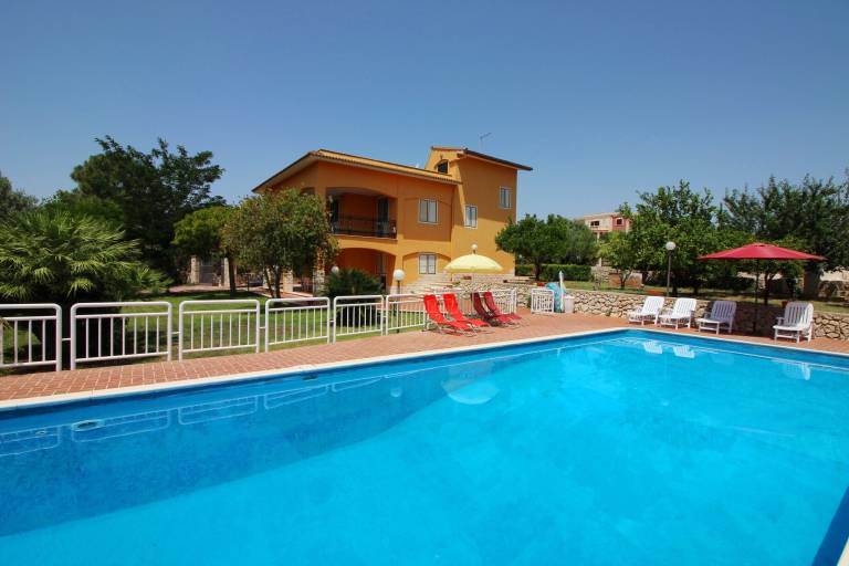 Villa  Solarino