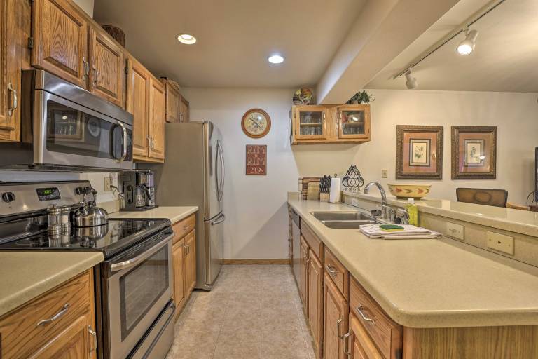 Ski-In/Ski-Out Beaver Creek Condo w/ Mtn Views! — photo 5