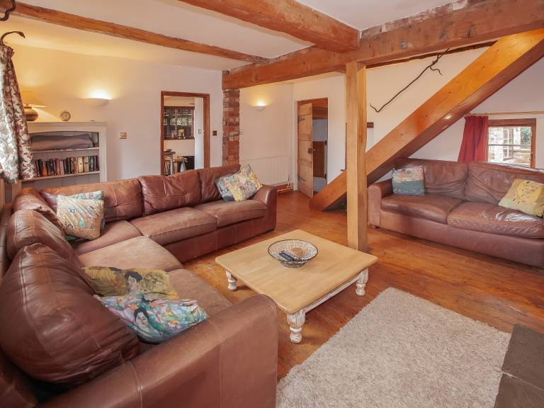 Family-friendly beautiful cottage with terrace, barbeque & yard | River view | Pets are welcome — photo 3