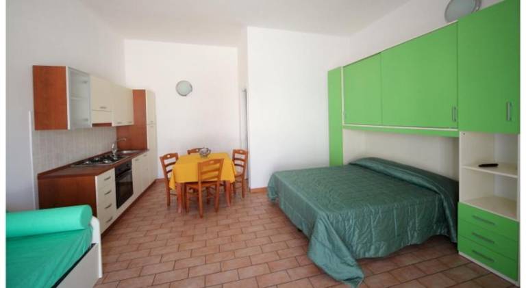 Rental apartment with pool & barbeque — photo 2