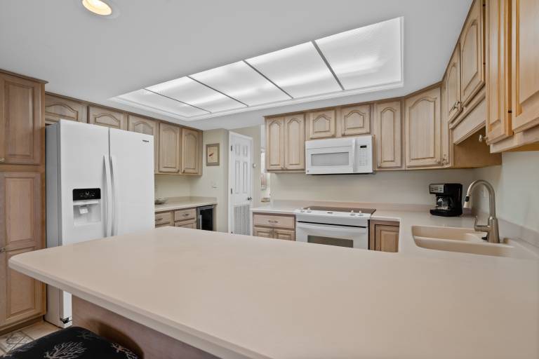 Family-friendly nice condo with barbecue | Water view | Next to the beach | Pets are welcome — photo 3