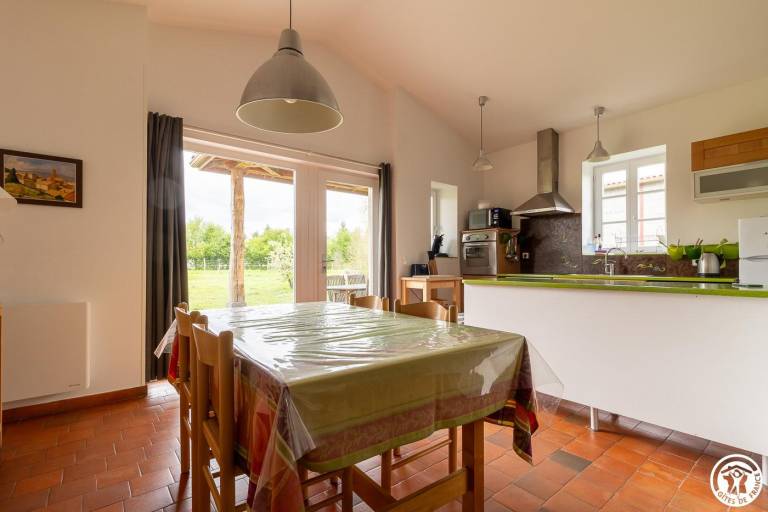 Gite with patio, garden & BBQ — photo 3