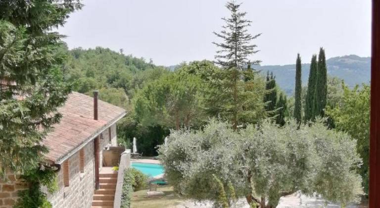 Vacation home with garden, BBQ & pool | Suitable for remote work in Gubbio