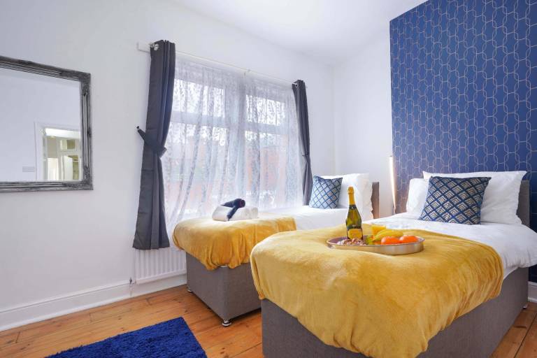 Children-friendly charming vacation home with yard | Perfect for remote work | Pet-friendly in Northampton