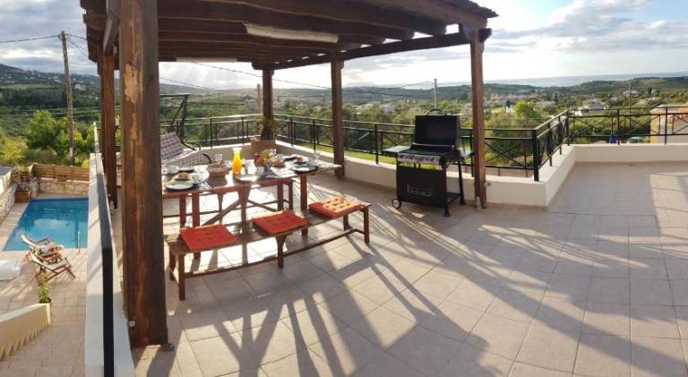 Fully equipped villa with jacuzzi, private pool & patio | Pets are welcome — photo 4