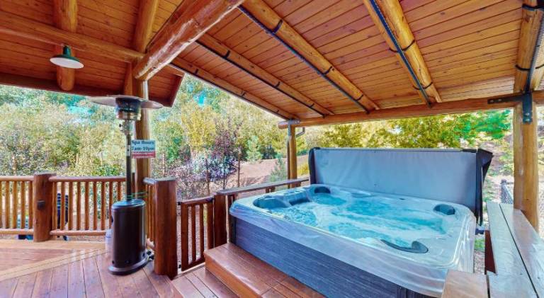Beautiful vacation home with pool & jacuzzi | Pets allowed — photo 2